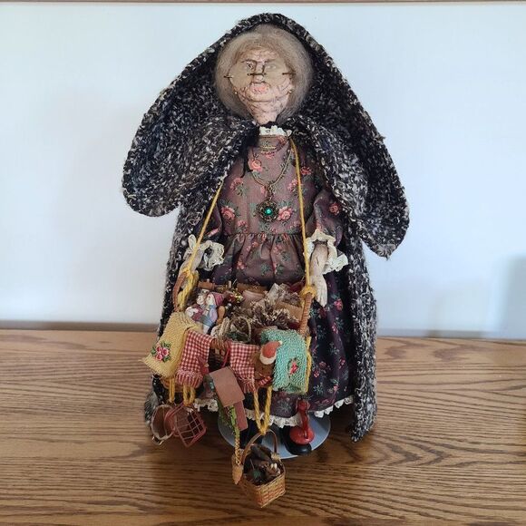 Vintage Artisan OOAK Handcrafted Old Woman Peddler Doll With Treasures And Stand - Picture 2 of 15
